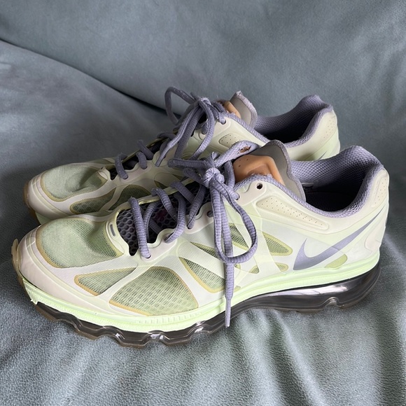 Nike Shoes - Women’s Nike Air Max, size 8.5